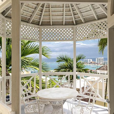 Pampered In Paradise Near Ian Fleming Airport Ocj 오쵸 리오스 외부 사진