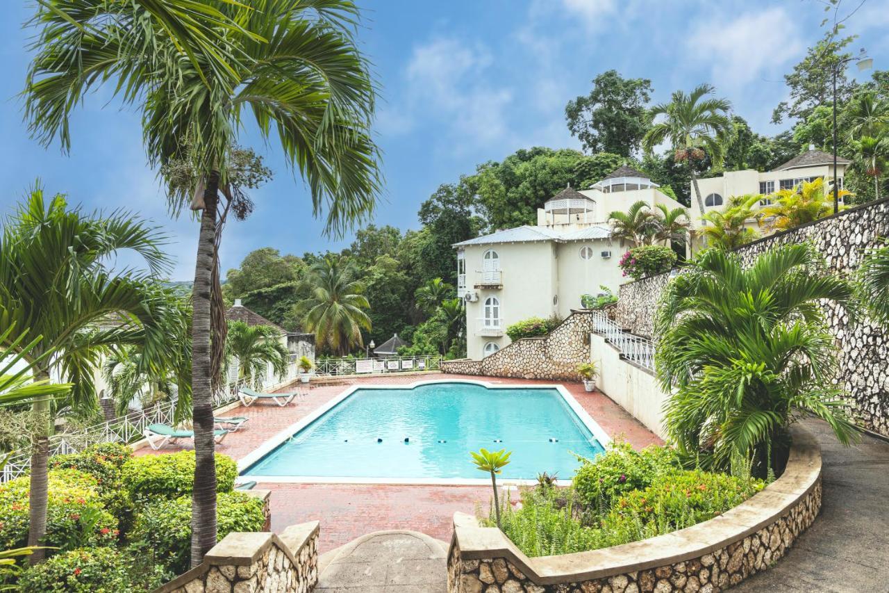 Pampered In Paradise Near Ian Fleming Airport Ocj 오쵸 리오스 외부 사진